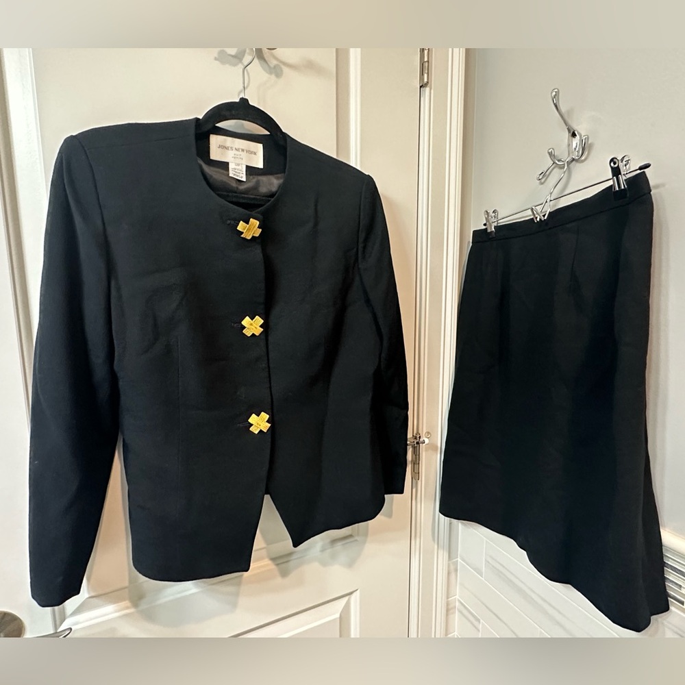 Vintage Jones New York Women’s Size 12P Skirt Suit Worsted Wool 2-piece jacket